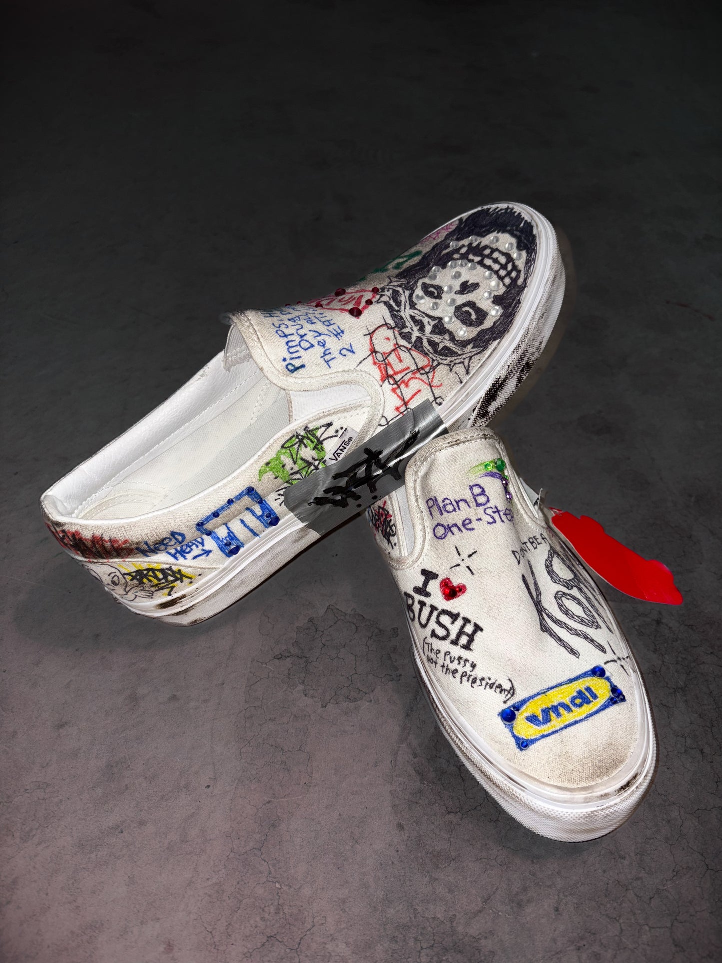 ART JUNKIE SLIP ON VANS