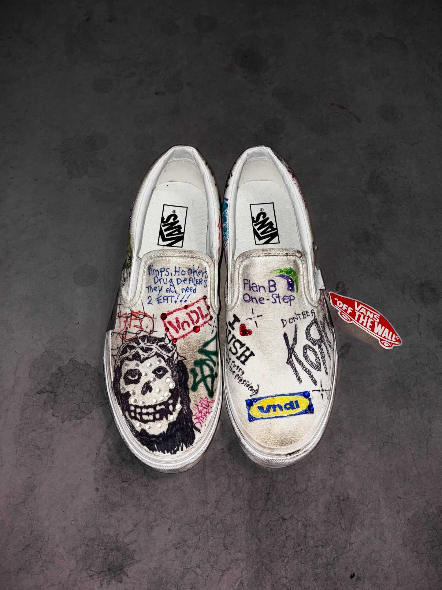 ART JUNKIE SLIP ON VANS